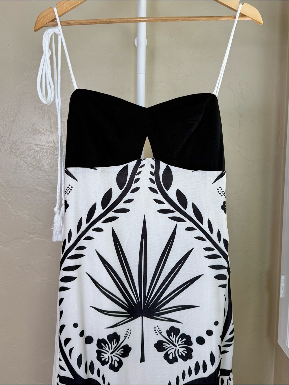 Commense Black Off White Linen Blend Maxi Dress Open Back Medium NWT - Picture 5 of 11
